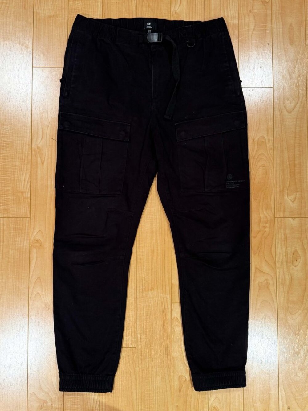 H&M Black Cargo Pants (M)